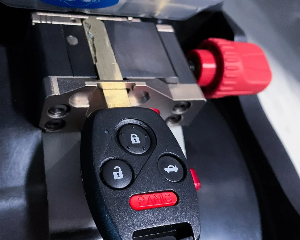 Mobile car key cutting and programming service in Port St. Lucie